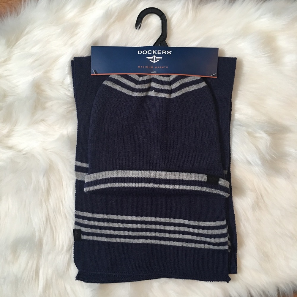 Men’s Dockers Scarf And Hat Set